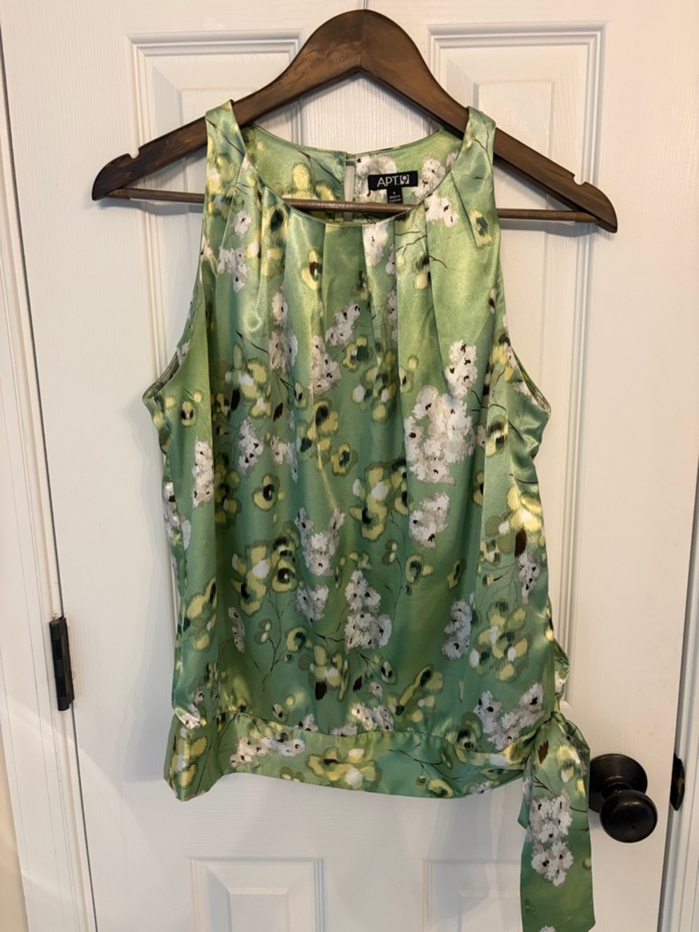 Apt. 9 Light Green Floral Pleated Neck Tank